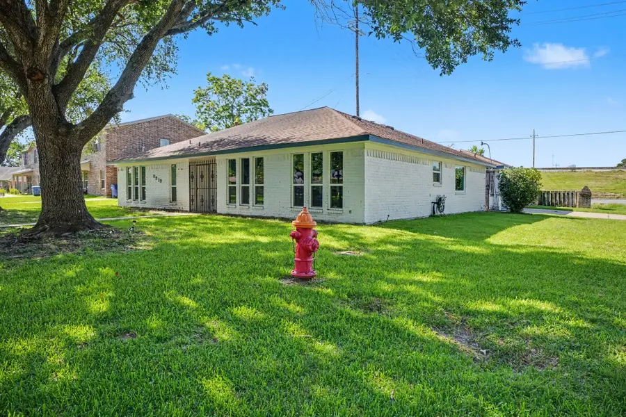 8319 Crestwood Drive, Texas City, TX 77591 - #3