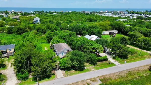 2329 Avenue D, San Leon, TX 77539