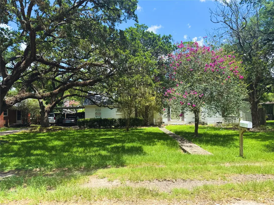 2921 Avenue I, Bay City, TX 77414 - Image #2