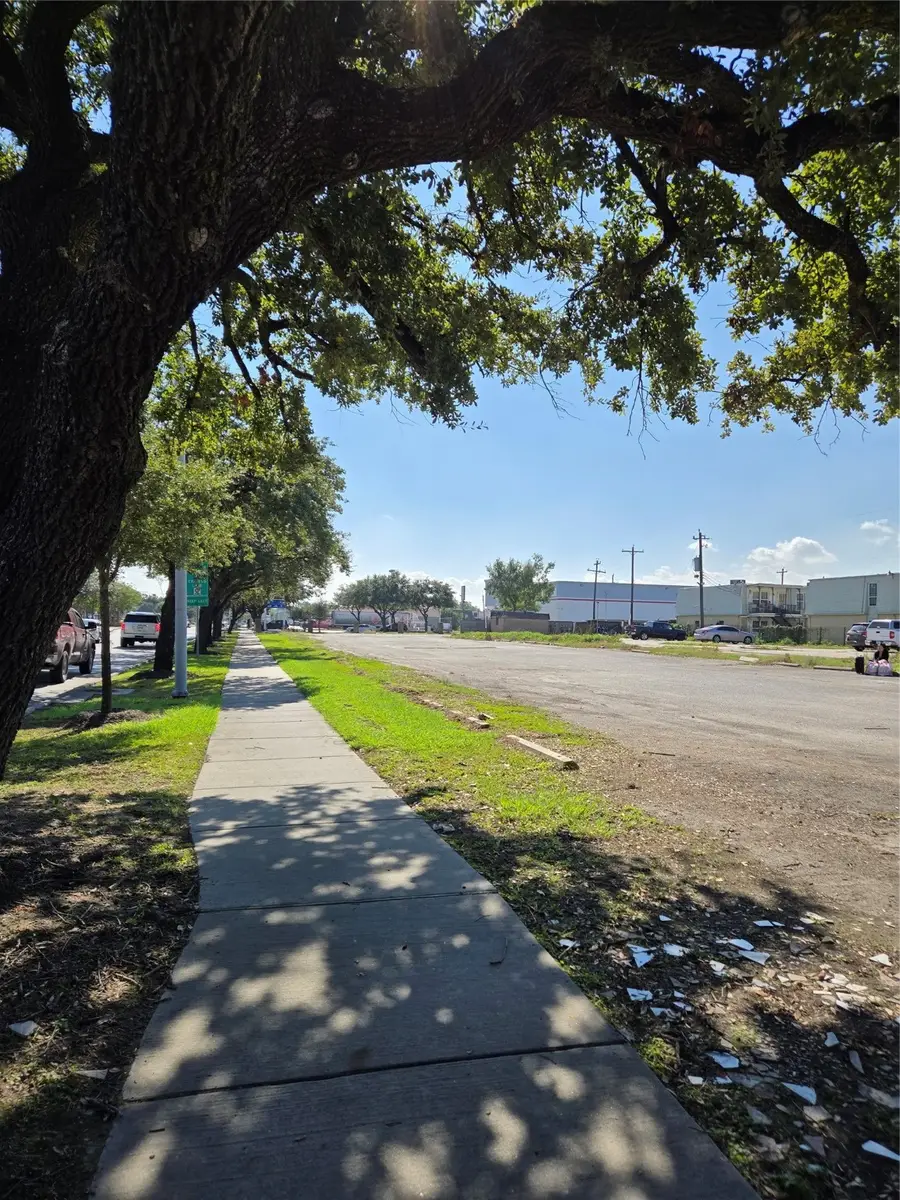 8200 Broadway Street, Houston, TX 77061 - Image #2