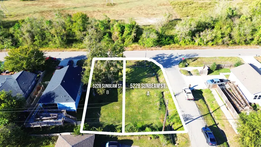 5228 Sunbeam A Street, Houston, TX 77033 - Image #2