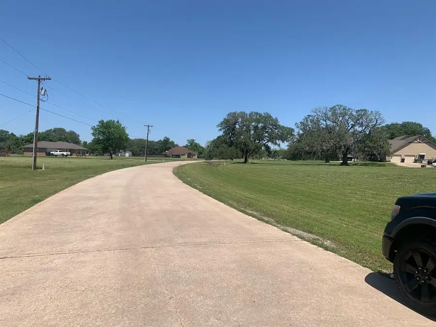 1031 Mill Road, Angleton, TX 77515 - Image #3