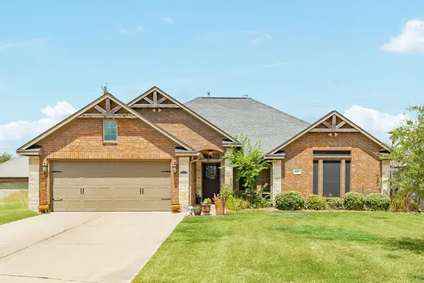 60 Dove Tree Court, Lake Jackson, TX 77566