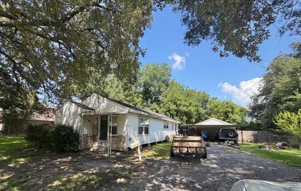 2038 6th Street, Port Neches, TX 77651