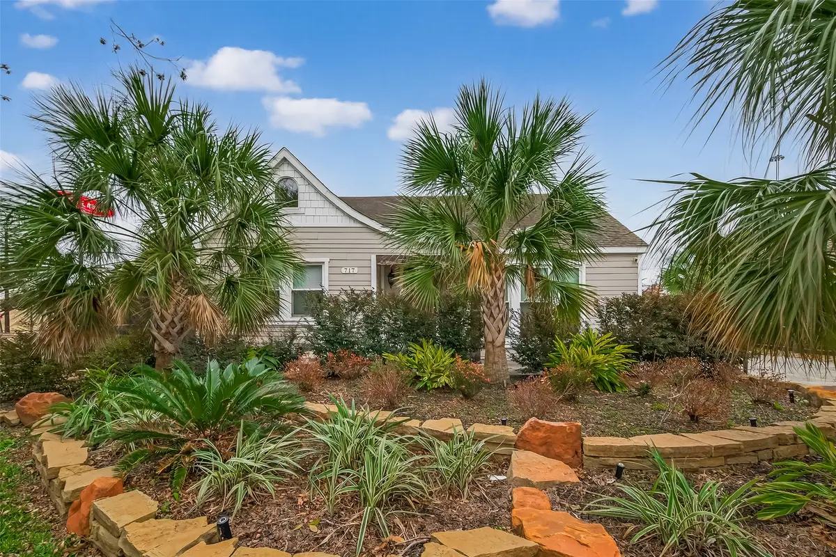 717 W 30th Street, Houston, TX 77018 - Image #1