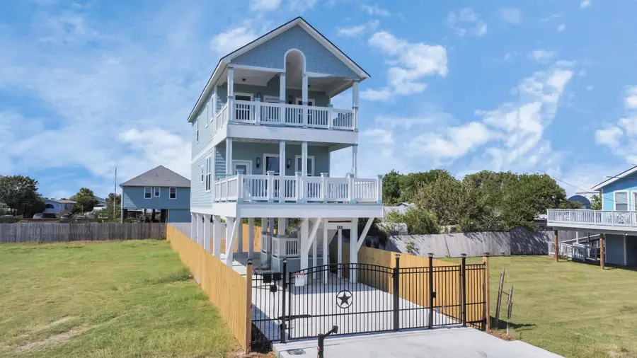 1008 20th Street, Dickinson, TX 77539 - #3