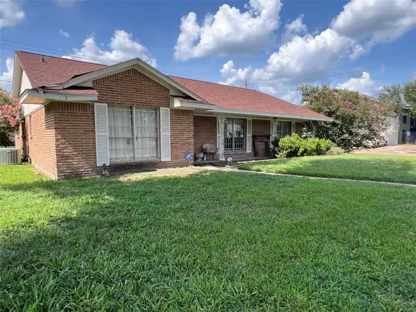 2203 Droxford Drive, Houston, TX 77008