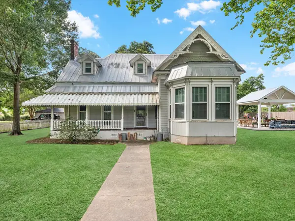 305 Hill Street, Sealy, TX 77474