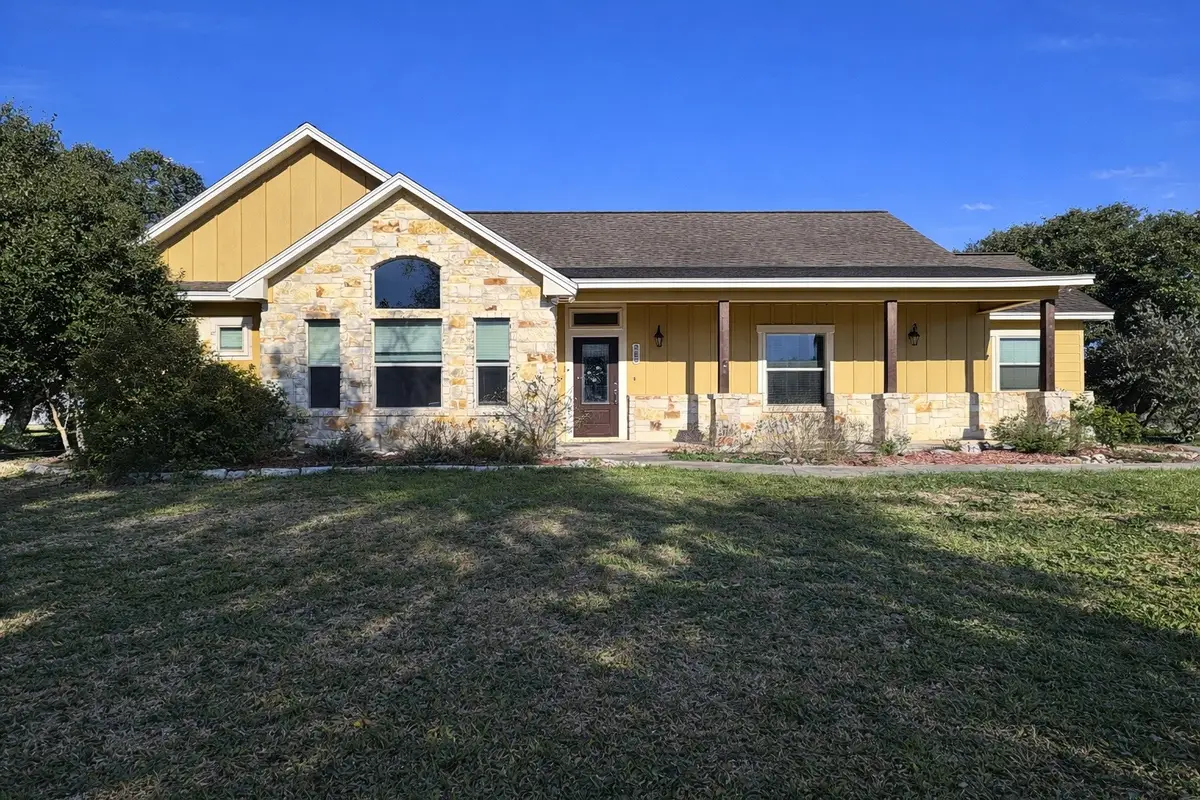 266 Stone Oak, Inez, TX 77968 - Image #1