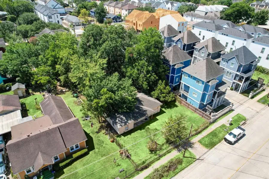 1124 W 23rd Street, Houston, TX 77008 - Image #2