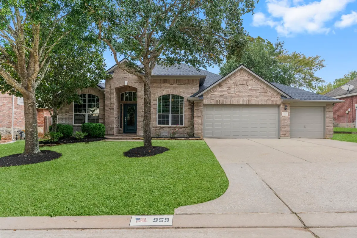 959 Stoneglade Drive, Conroe, TX 77301 - Image #1