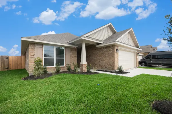 204 Bryan Way, Angleton, TX 77515
