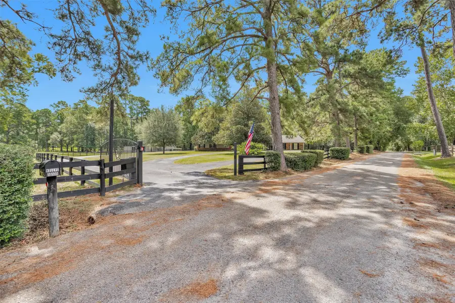10135 Wahrenberger Road, Conroe, TX 77304 - Image #2