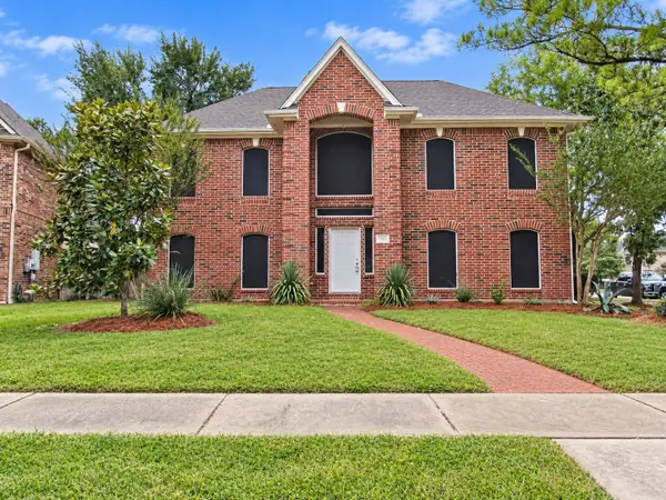 1503 Pine Ridge Lane, Pearland, TX 77581