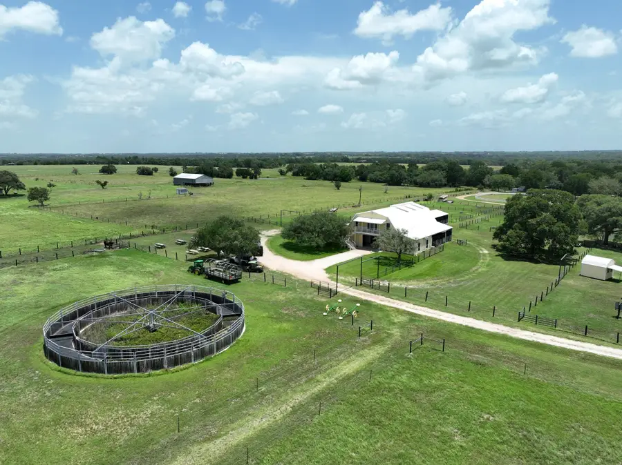 3235 E 1-10 Frontage Road, Schulenburg, TX 78956 - Image #2