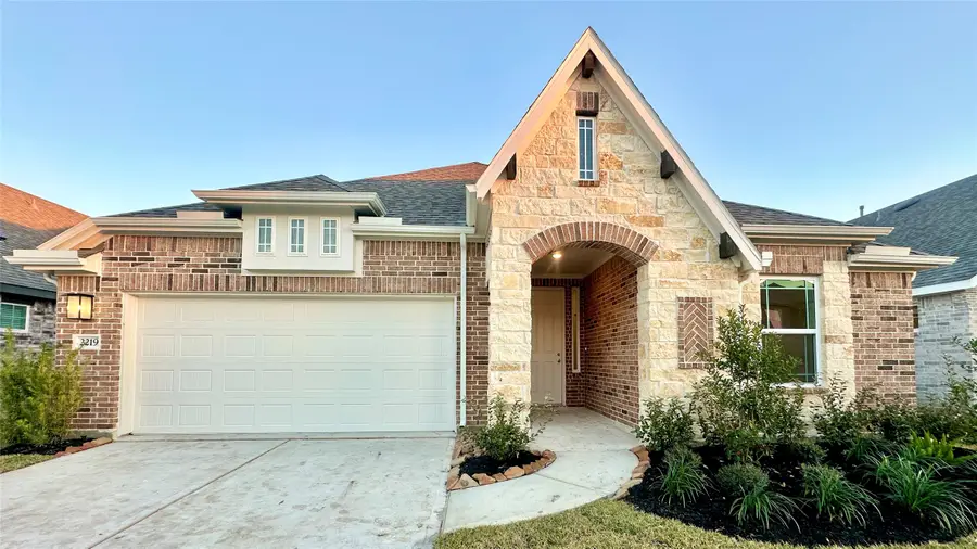 2219 Villa Bella Lane, Friendswood, TX 77546 - Image #2