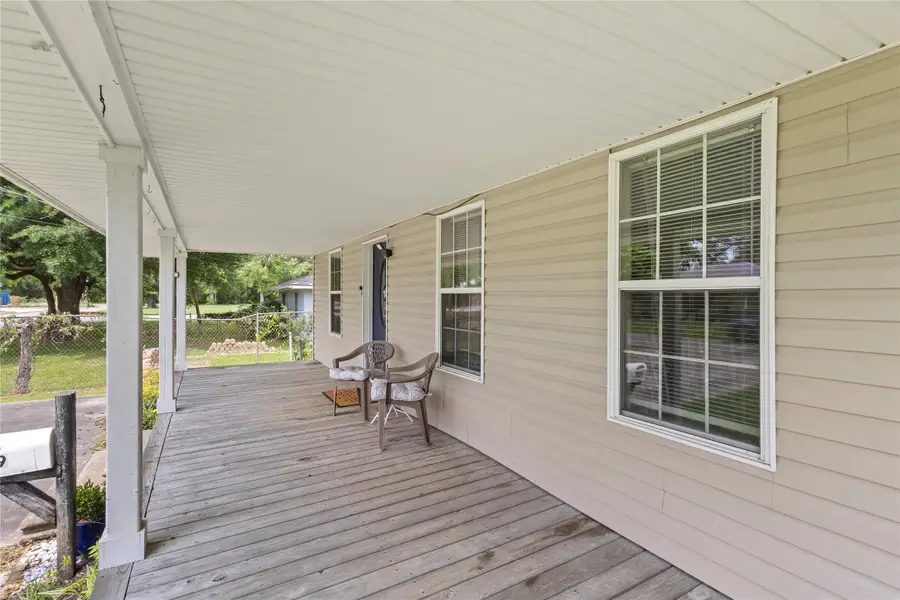 709 Dallas Street, Port Neches, TX 77651 - #3