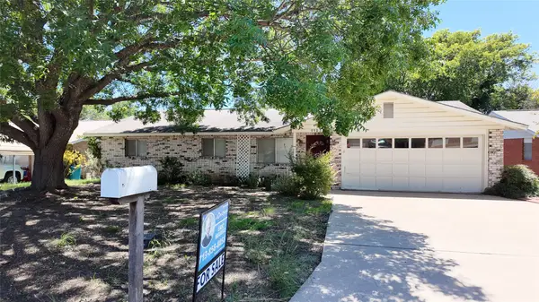 1123 Warbler Drive, Kerrville, TX 78028