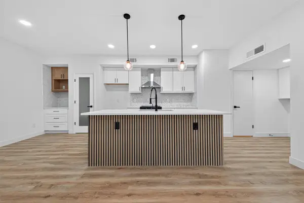 2123 Lake Village Drive, Houston, TX 77339