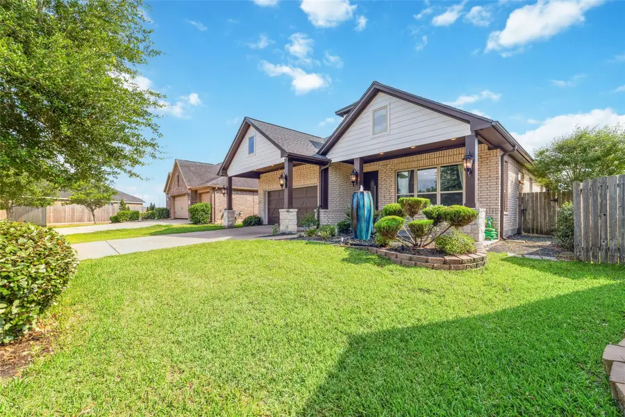 8826 Houston Falls Lane, Richmond, TX 77407 - Image #2