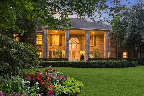 10 Stillforest Street, Piney Point Village, TX 77024