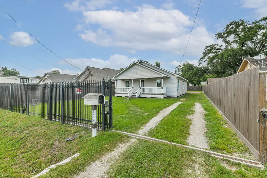 109 Neyland Street, Houston, TX 77022 - #2