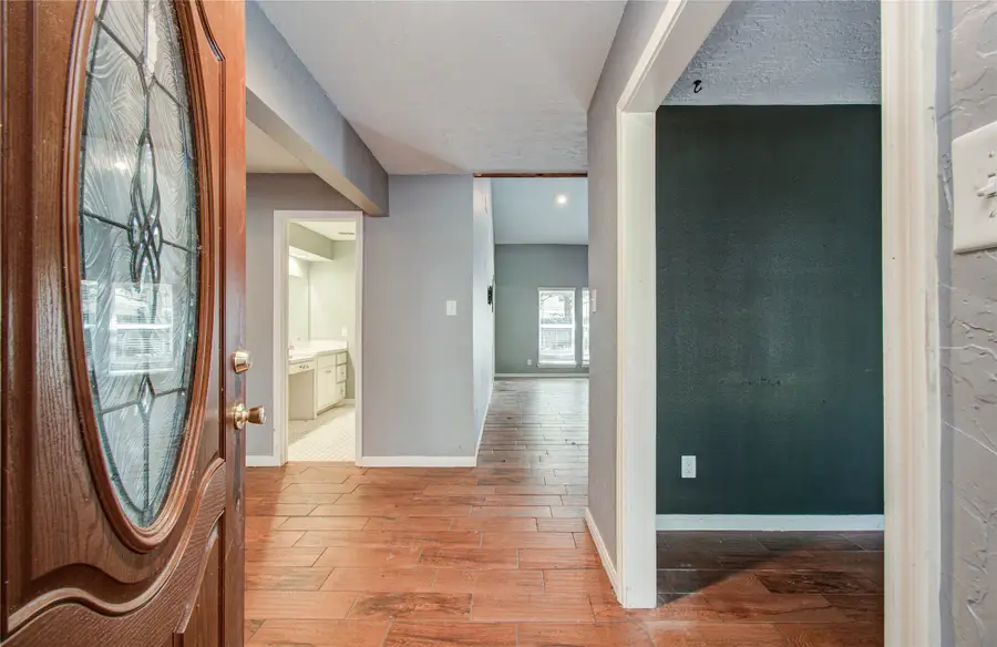 2114 Woodland Valley Drive, Houston, TX 77339 - Image #3