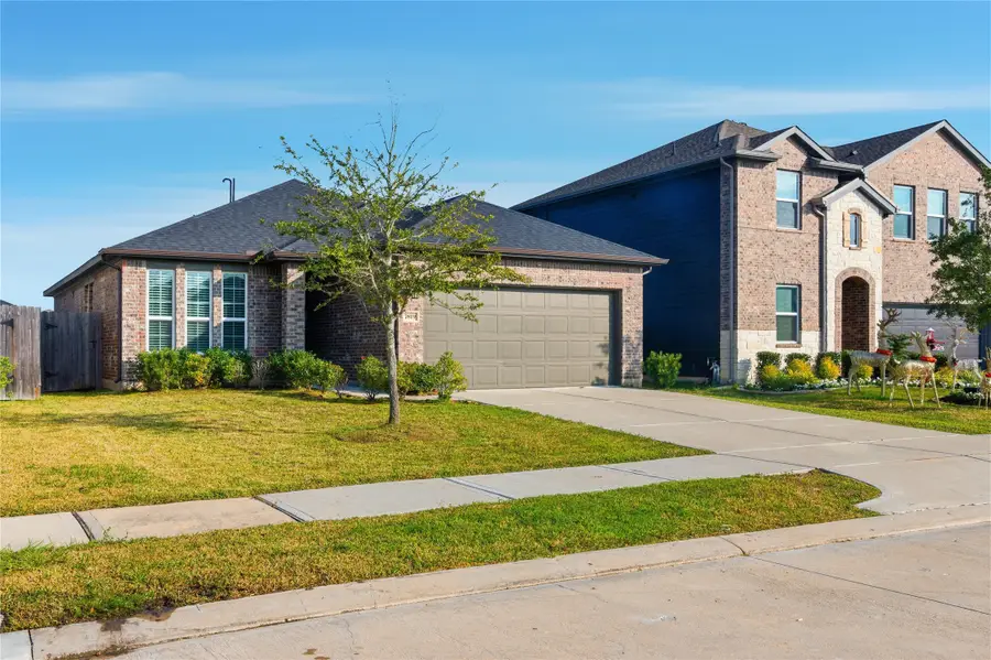 7819 Wyndham Harbor Court, Richmond, TX 77407 - Image #3