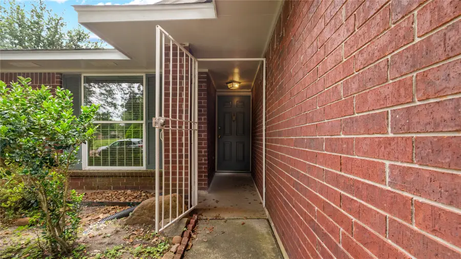 7803 Yellow Pine Drive, Houston, TX 77040 - Image #2