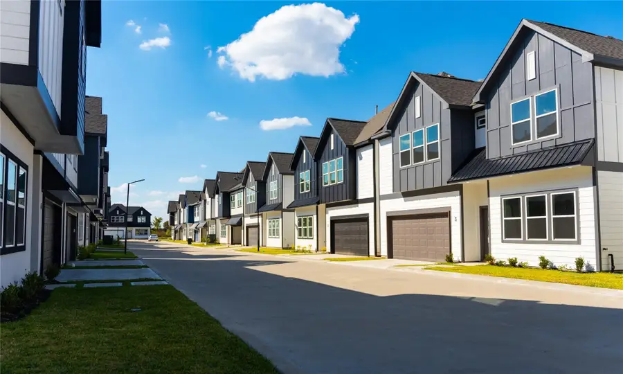 6702 Metro Blvd #3, Houston, TX 77083 - #2