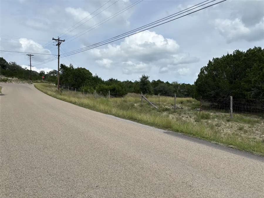 104 Lillian Drive S, Kerrville, TX 78028 - Image #3
