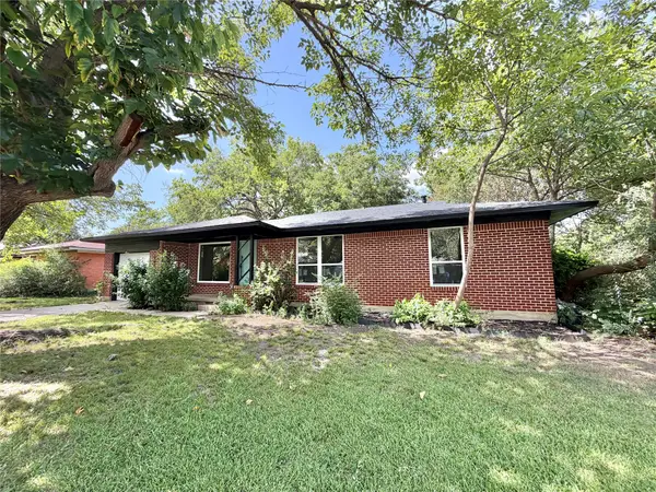 1812 Carlton Street, Denton, TX 76201