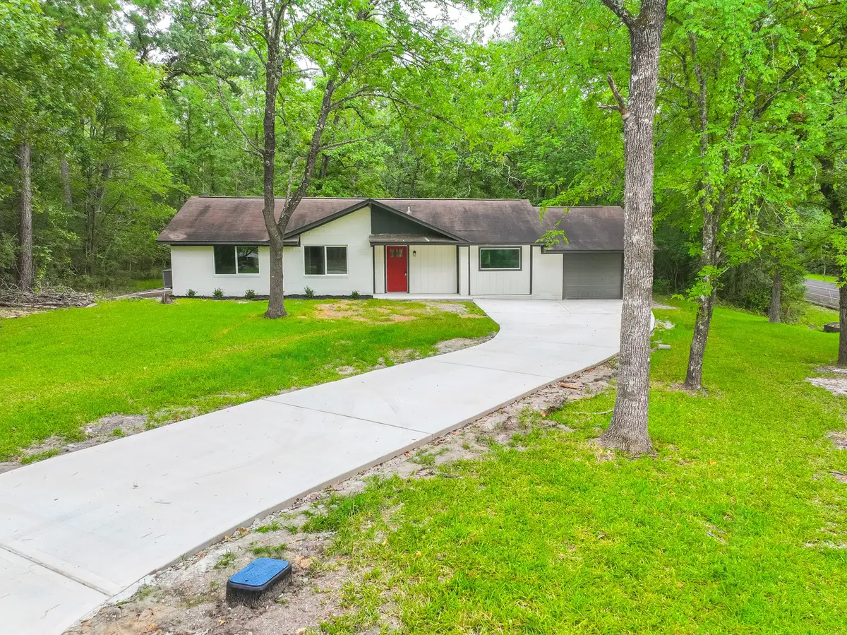 26701 Knottywood Court, Huntsville, TX 77320 - Image #1