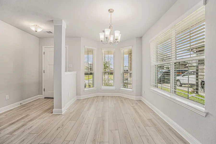 2206 Lierna Drive, Texas City, TX 77568 - Image #2