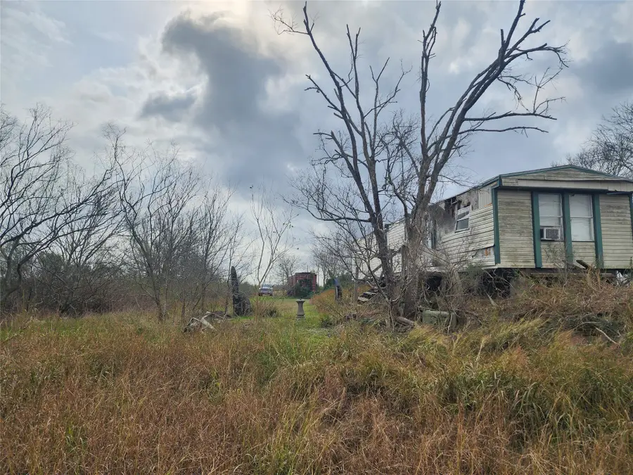 3007 Cr-807a, Angleton, TX 77515 - Image #3