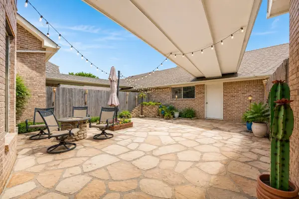 2411 Clippers Square, Houston, TX 77058