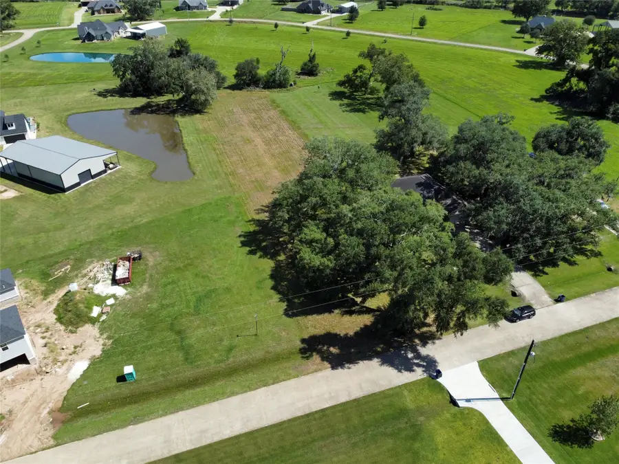 158 Cattle Drive Trail, Angleton, TX 77515 - Image #2