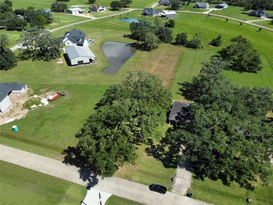 158 Cattle Drive Trail, Angleton, TX 77515 - Image #3