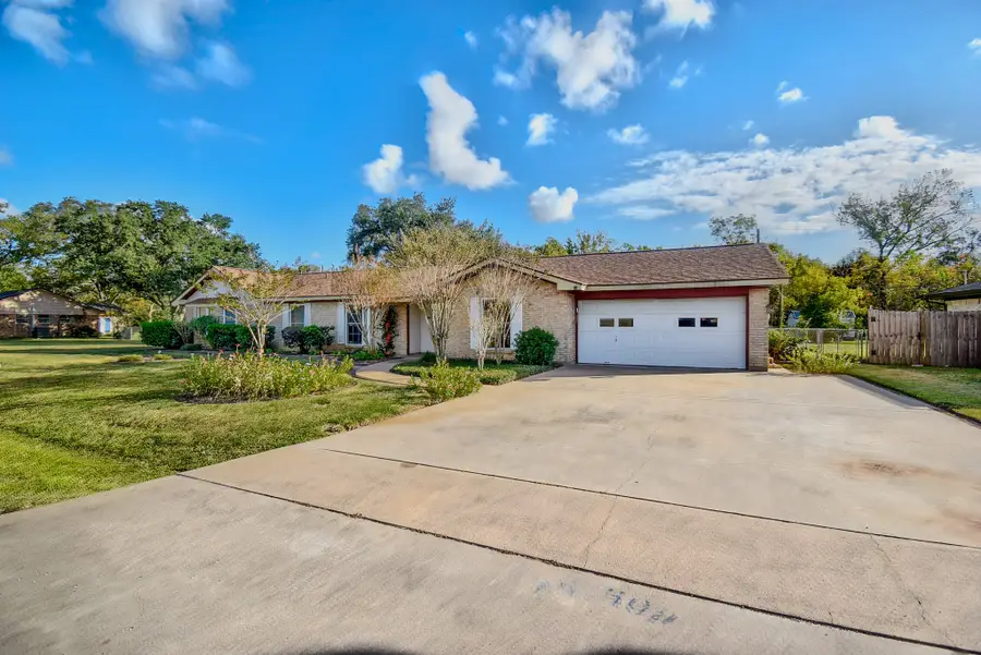 78 Ivy Court, Jones Creek, TX 77541 - Image #3