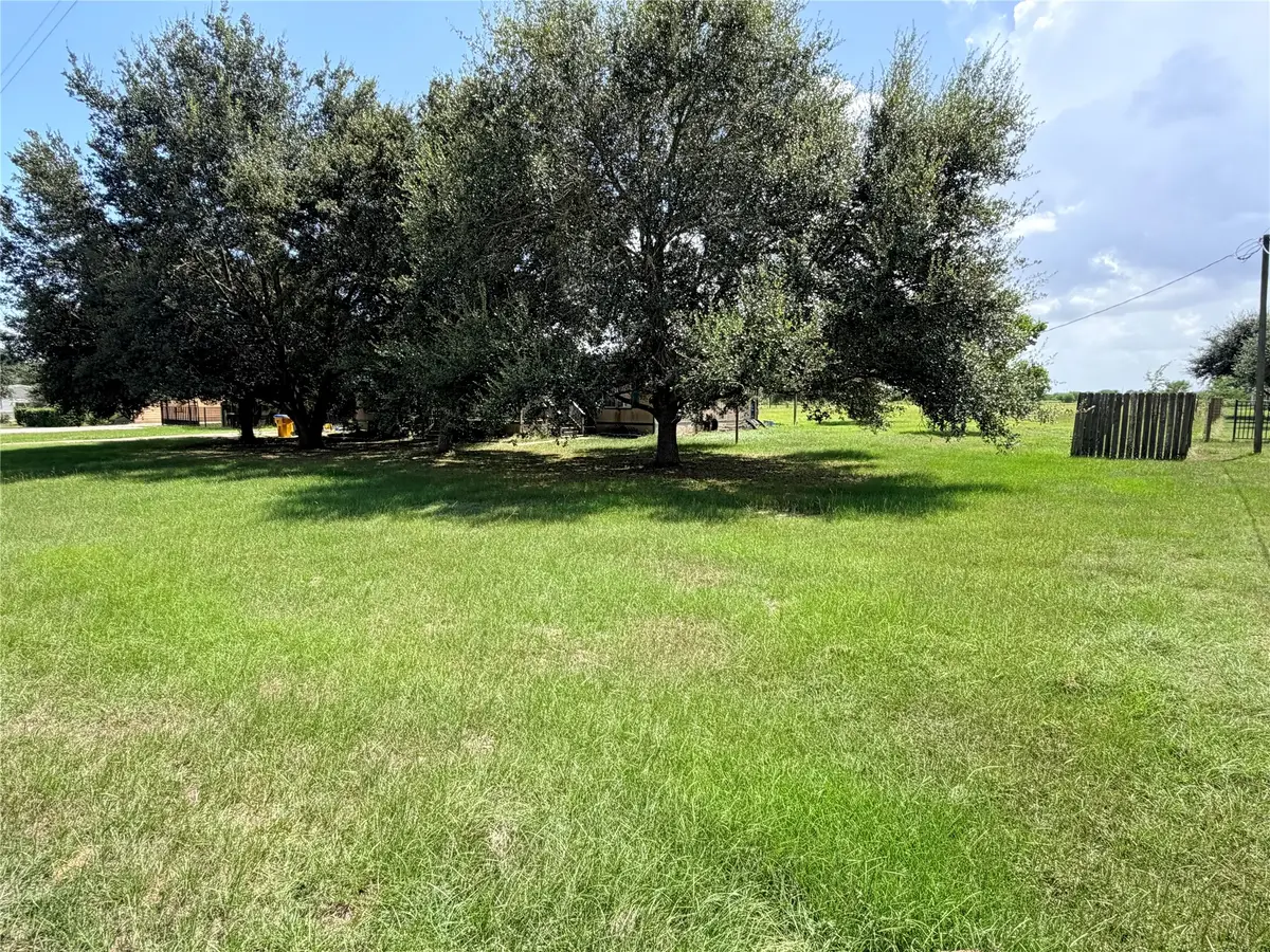 2083 Lauren Ln, Sealy, TX 77474 - #1