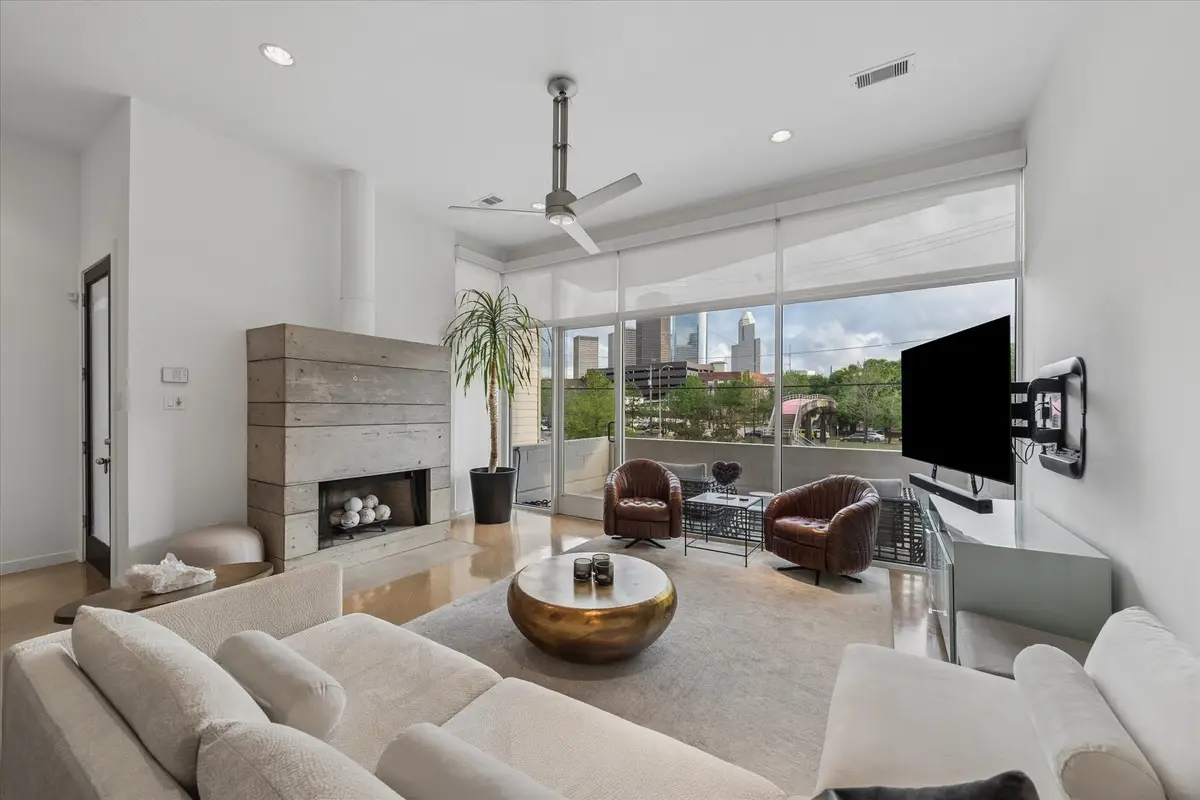 1804 N Memorial Way #A, Houston, TX 77007 - #1