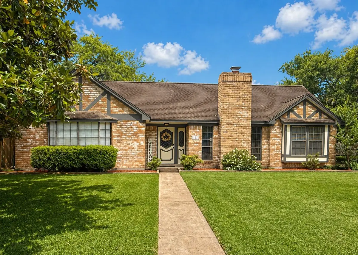 123 Spanish Moss Lane, Lake Jackson, TX 77566 - #1