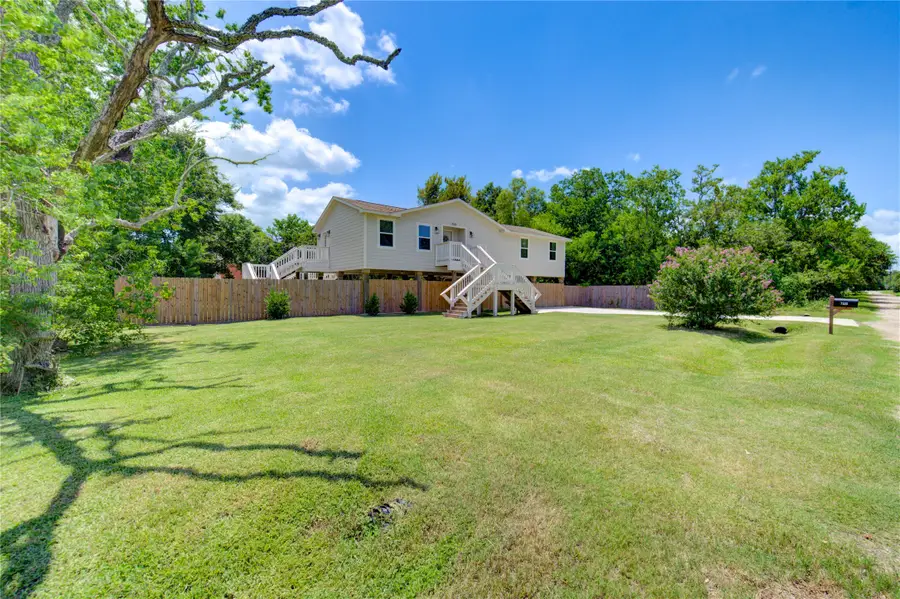 7325 Speaker Street, Hitchcock, TX 77563 - Image #3