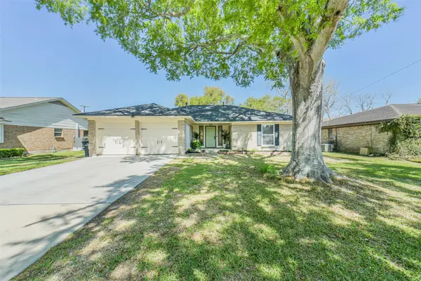 323 Coventry Lane, Alvin, TX 77511