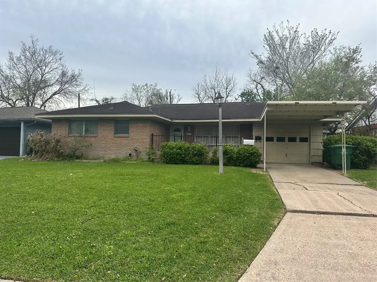 6841 Concho Street, Houston, TX 77074 - #1