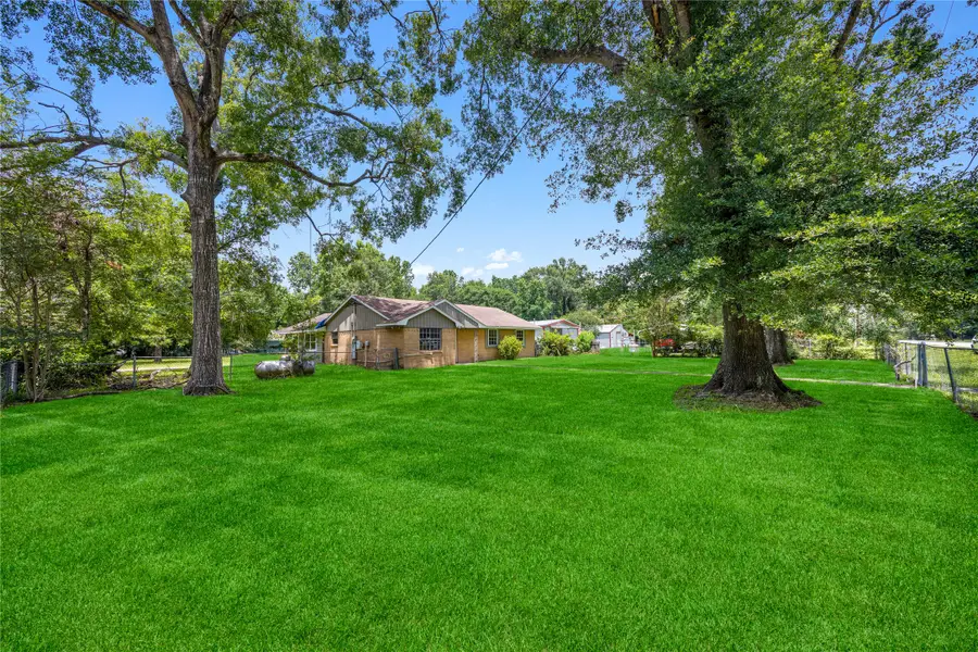 9196 White Oak Drive, Conroe, TX 77384 - Image #2