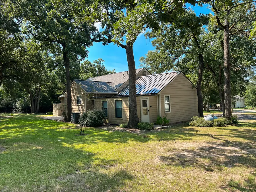 19778 County Road 377, Marquez, TX 77865 - Image #2