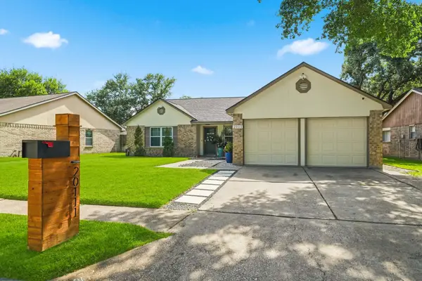 20111 Rustlewood Drive, Humble, TX 77338