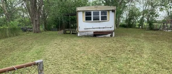 164 County Road 162, Bay City, TX 77414