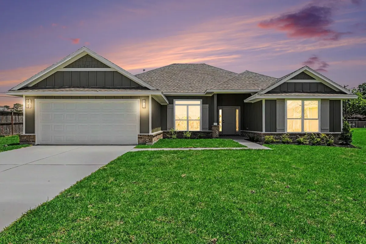 10 Greystone Court, Angleton, TX 77515 - #1